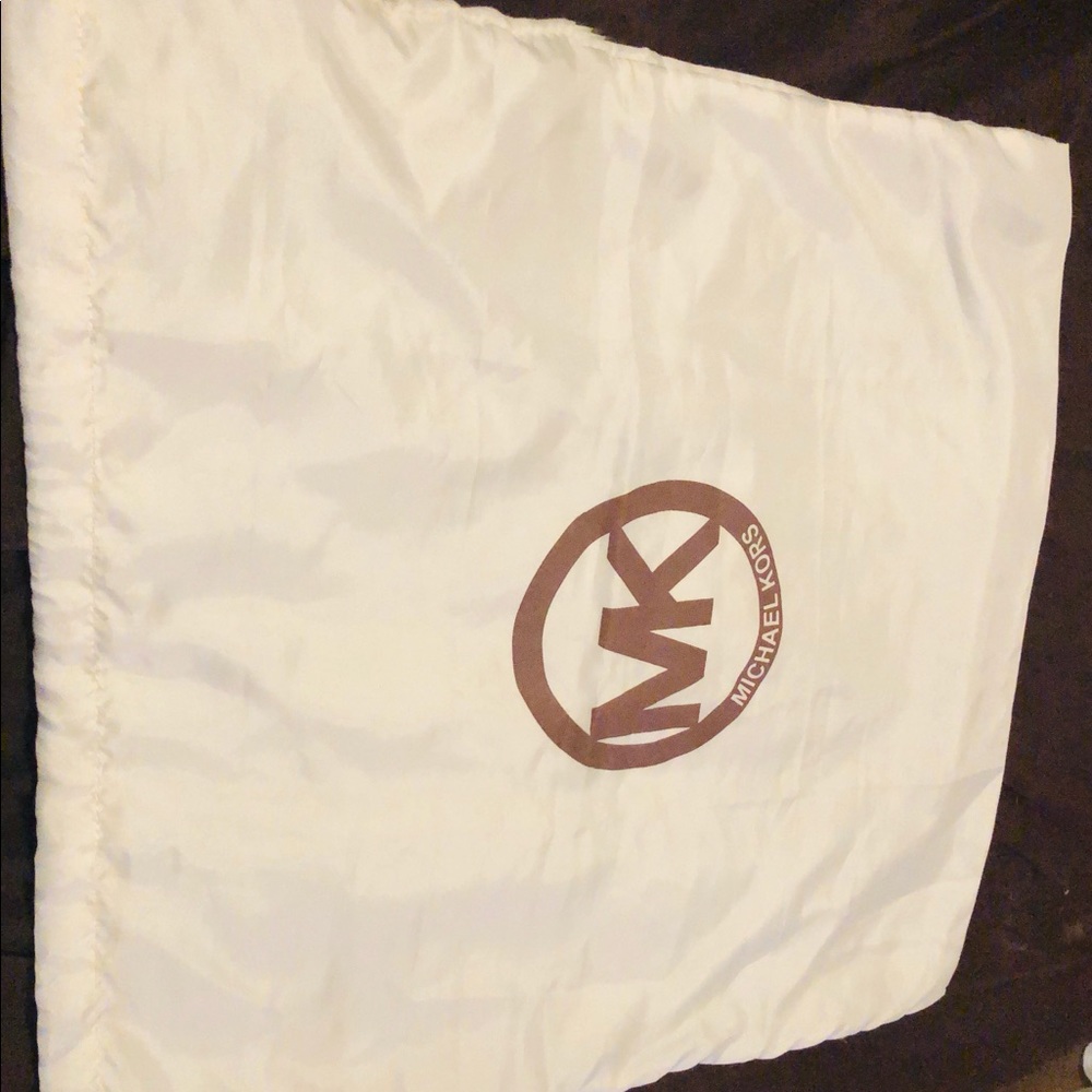 MK ( Michael Kors ) DUST BAG 💼
